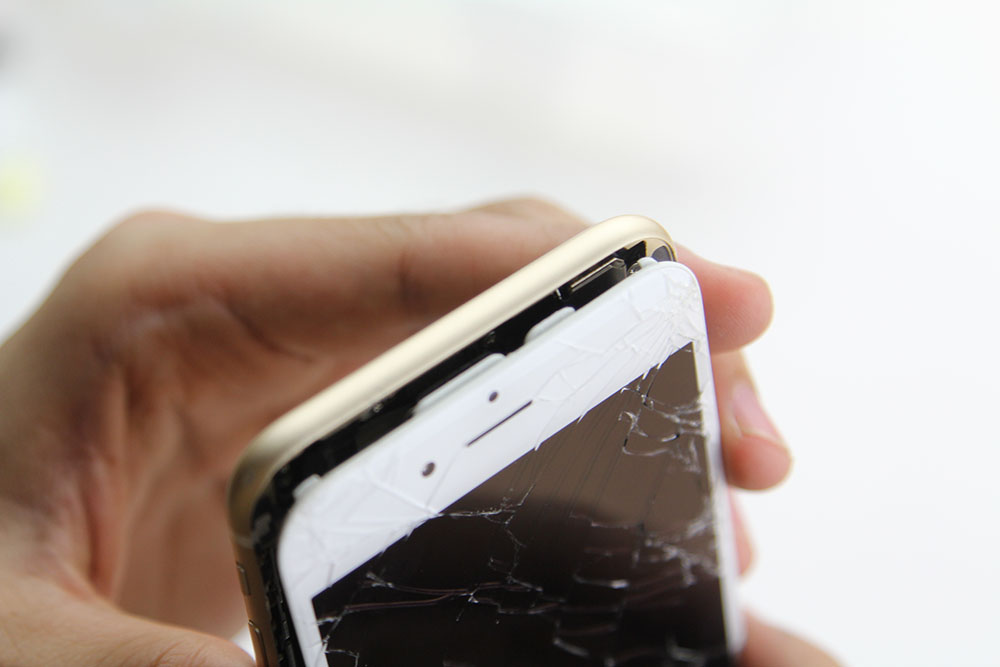 Where can I get my iPhone 6 screen replaced in Bangalore
